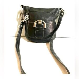 B. Makowsky Black Leather Crossbody Bag